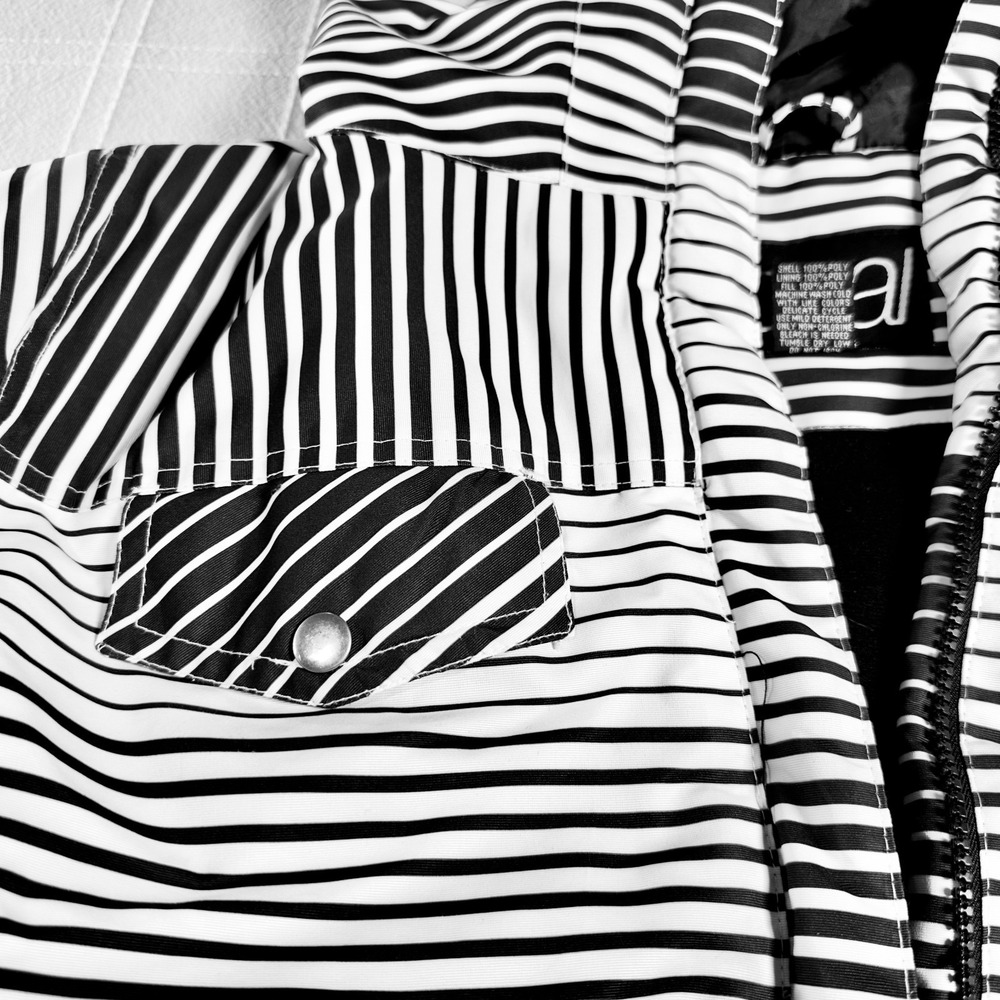 VTG Zonal Hooded Snowboard Jacket M Geo Stripe Waterproof Streetwear Techwear - Picture 6 of 10